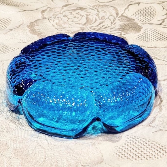 Blue Anchor Hocking VTG flower, bubble shape, Ashtray/dish/trinket.5" - Picture 3 of 7